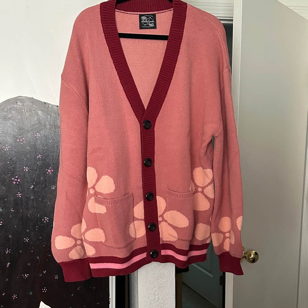 Elegant Floral Cardigan in Pink and Burgundy